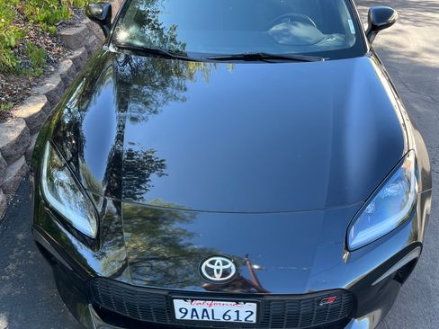Used 2022 Toyota GR86 RWD image 8