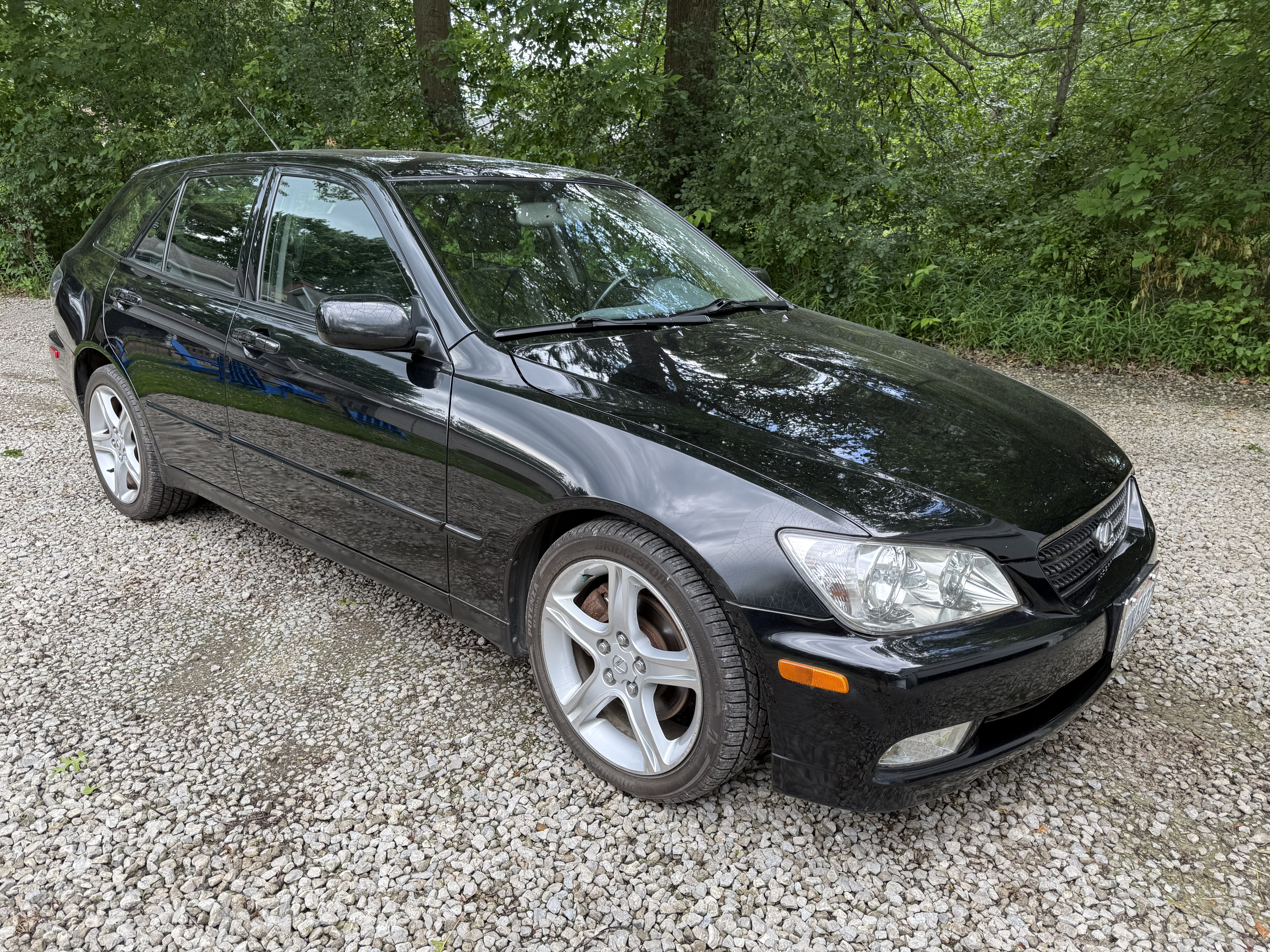 Used 2003 Lexus IS 300 SportCross RWD image 1