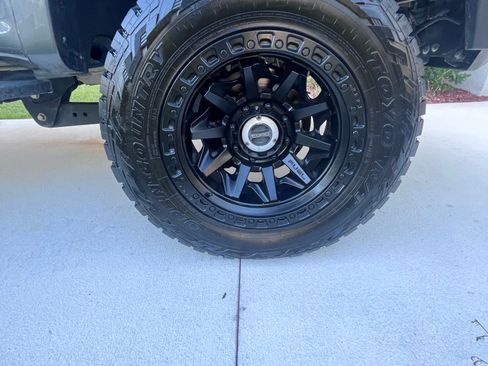 Used 2021 Ford F250 Platinum w/ Tremor Off-Road Package image 11