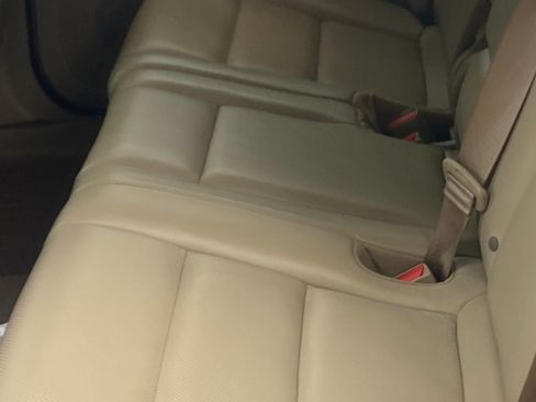Used 2019 Jeep Grand Cherokee Overland AWD/4WD image 10