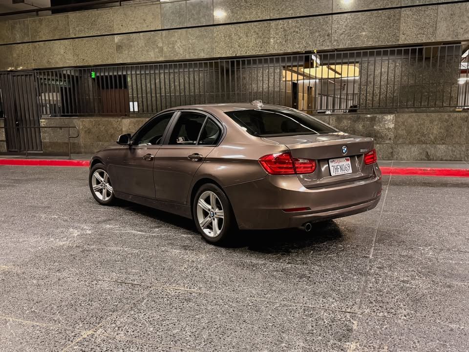 Used 2014 BMW 320i Sedan RWD image 11