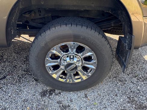 Used 2019 Ford F350 Lariat w/ Chrome Package image 27