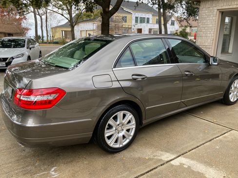 Used 2013 Mercedes-Benz E 350 E 350 Sedan 4D image 4