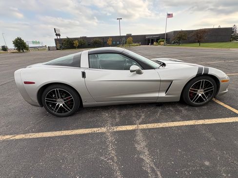 Used 2006 Chevrolet Corvette Coupe RWD image 4
