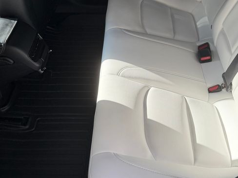 Used 2023 Tesla Model 3 Standard Range image 6