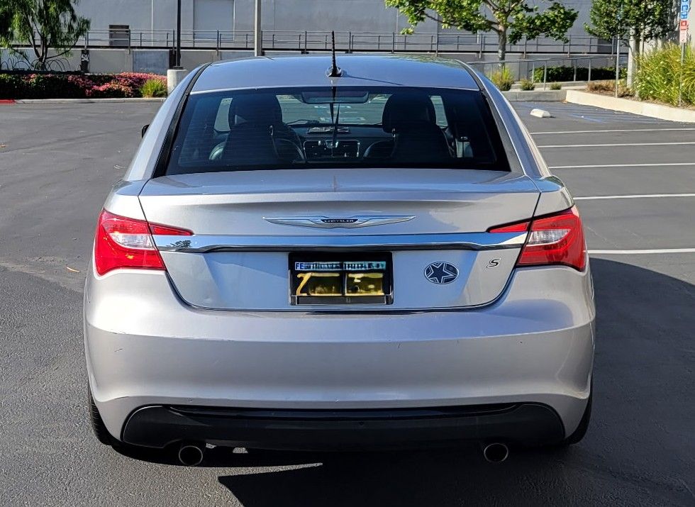 Used 2013 Chrysler 200 Limited w/ Sun/Sound Group FWD image 4