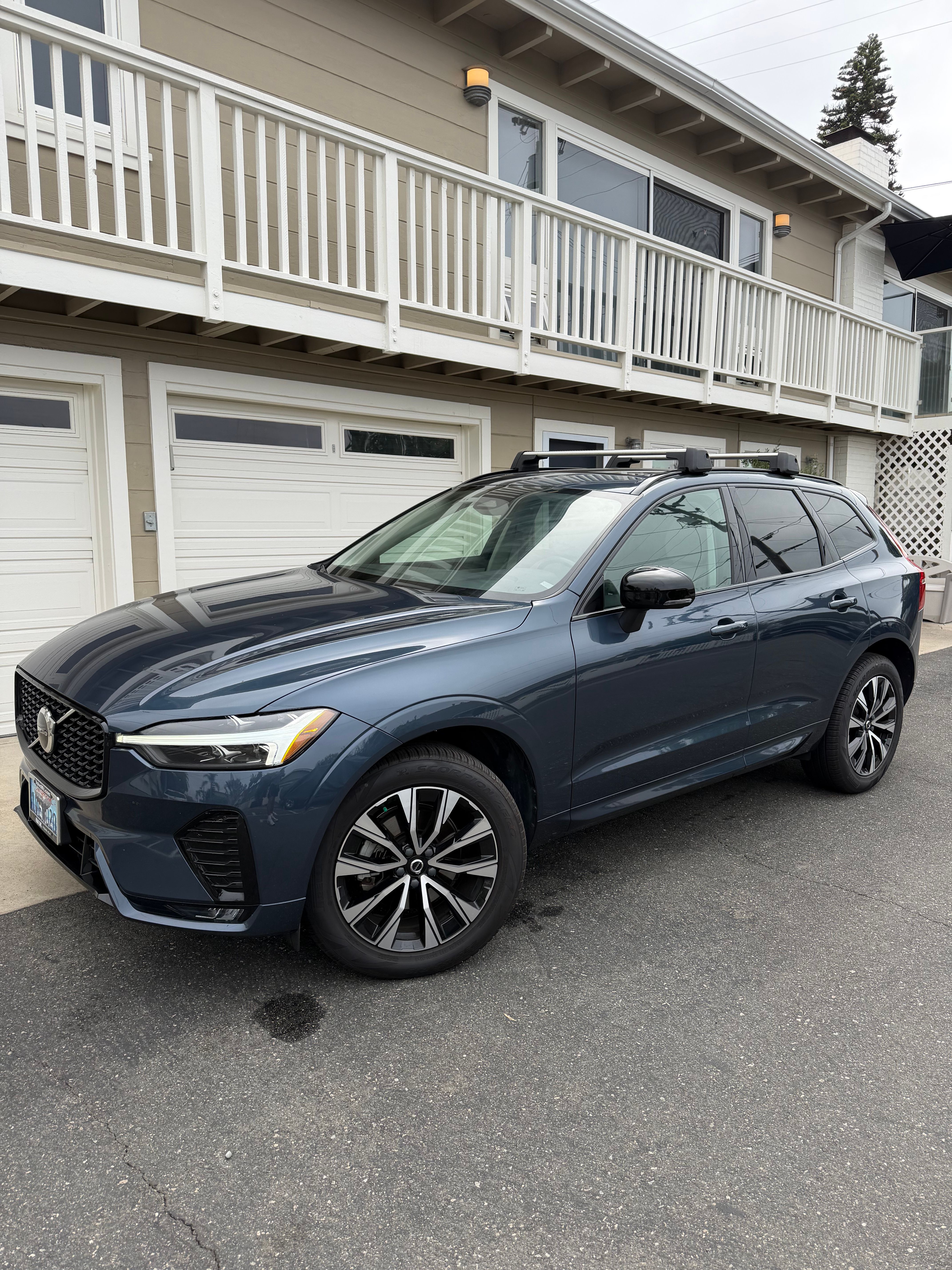 Used 2024 Volvo XC60 B5 Core AWD/4WD image 5