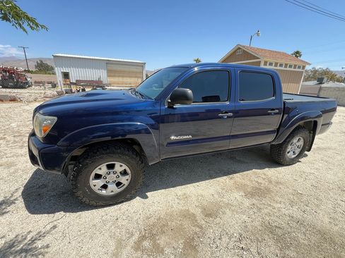Used 2012 Toyota Tacoma PreRunner w/ TRD Off-Road Pkg image 6