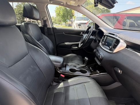 Used 2017 Kia Sorento SX FWD image 9