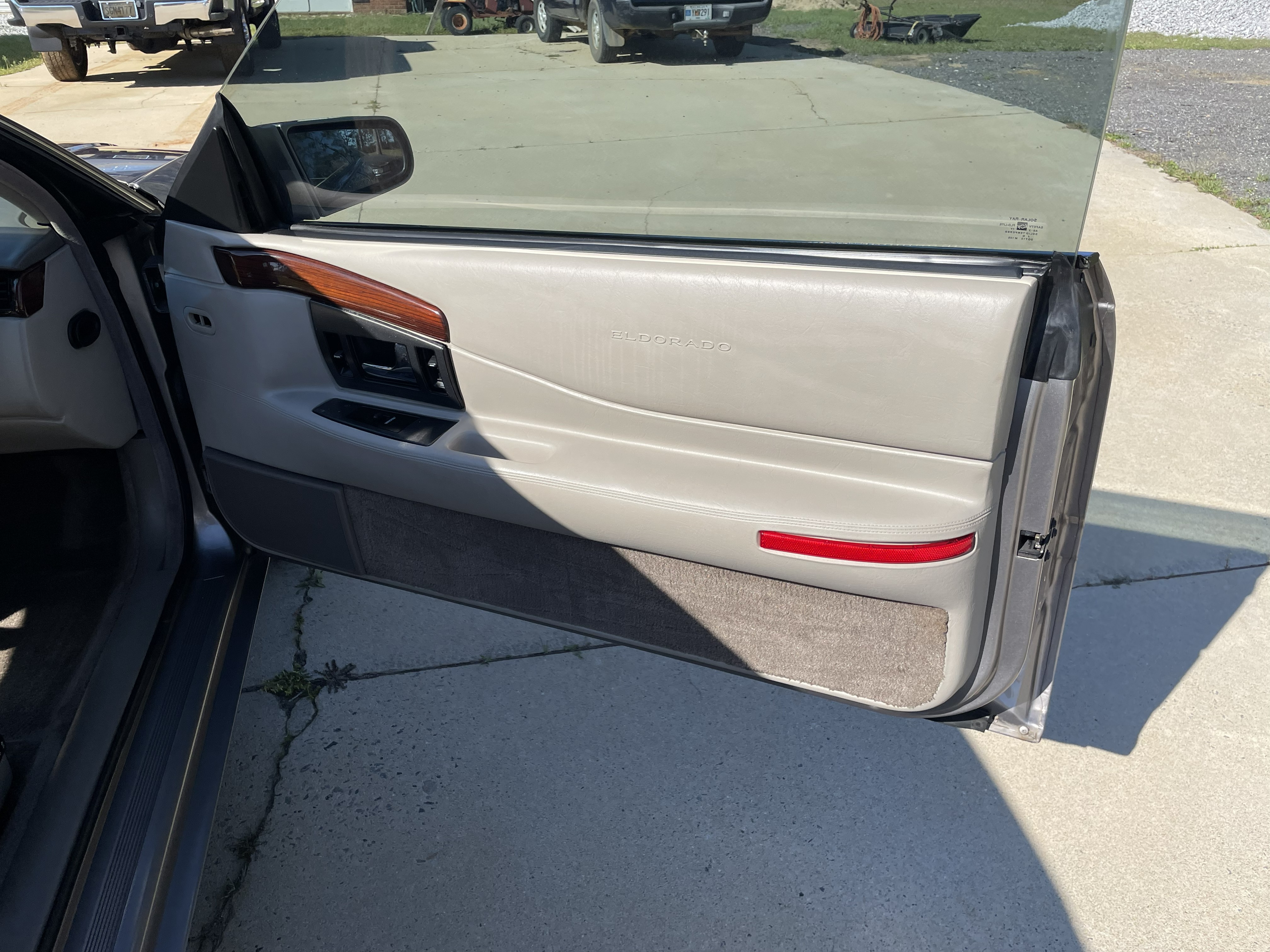 Used 1995 Cadillac Eldorado Touring FWD image 8