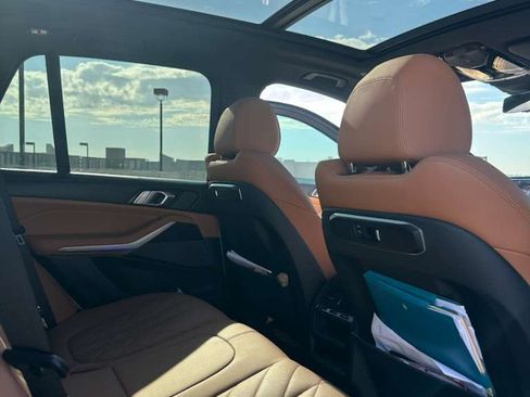 Used 2024 BMW X5 sDrive40i w/ Premium Package image 25