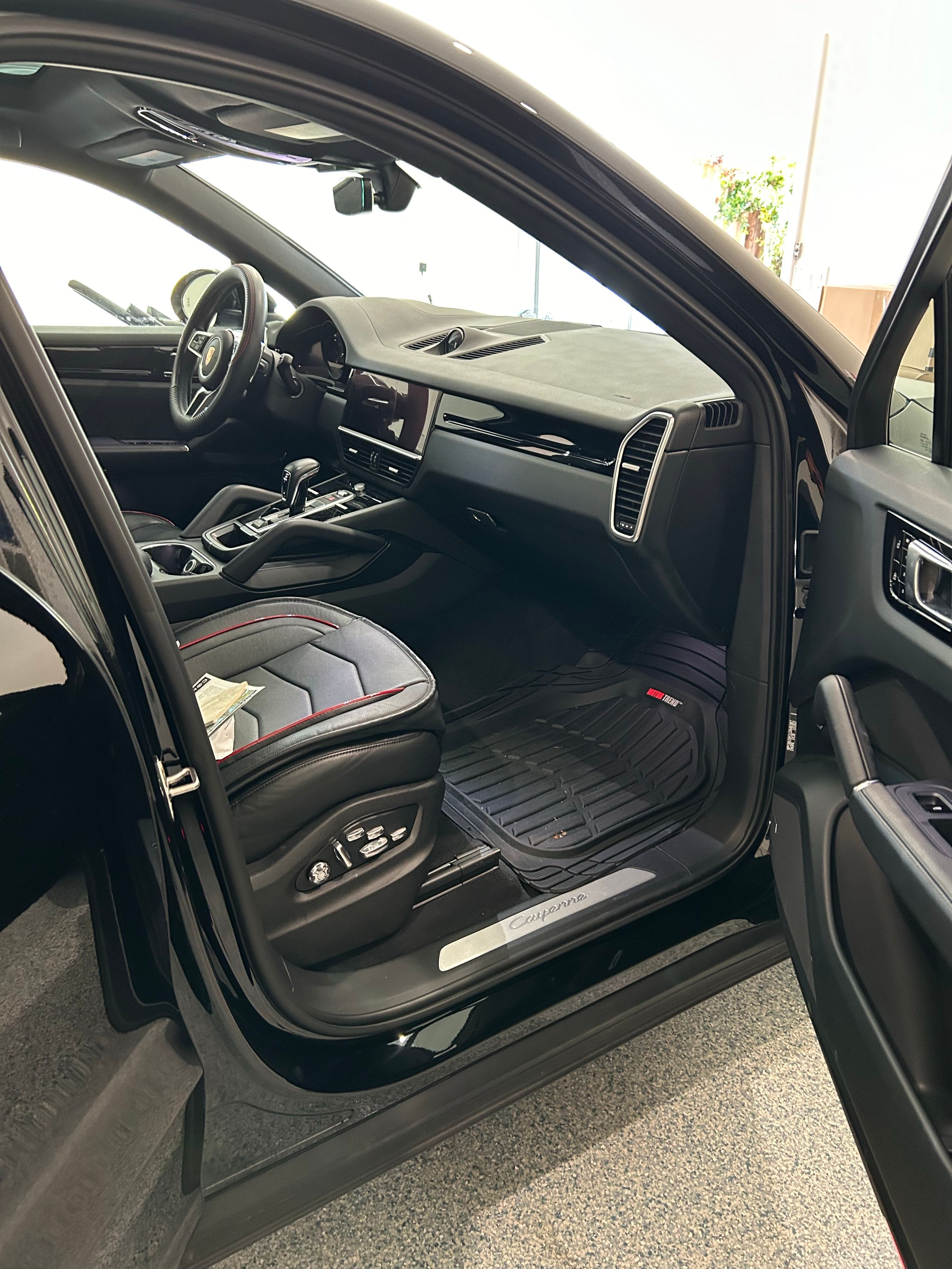 Used 2020 Porsche Cayenne AWD/4WD image 25