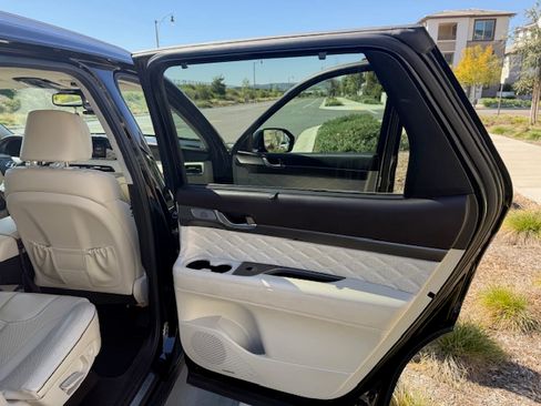 Used 2021 Hyundai Palisade Calligraphy w/ Cargo Package image 12