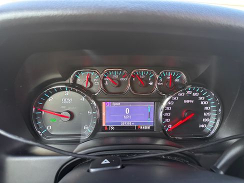 Used 2015 Chevrolet Suburban LS w/ Max Trailering Package image 8