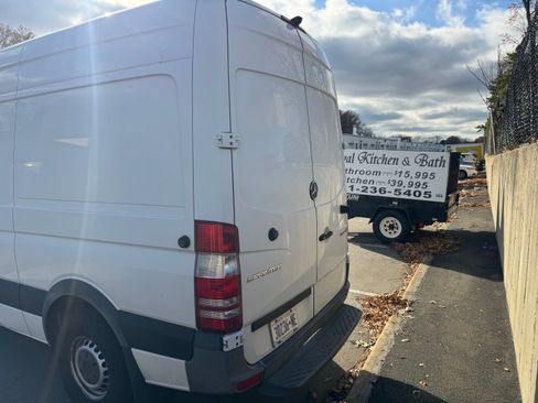 Used 2014 Mercedes-Benz Sprinter 2500 image 19