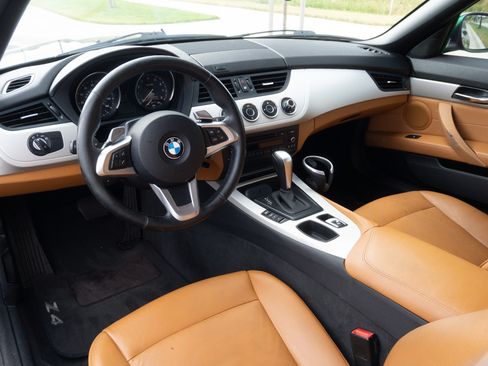 Used 2011 BMW Z4 sDrive30i RWD image 5