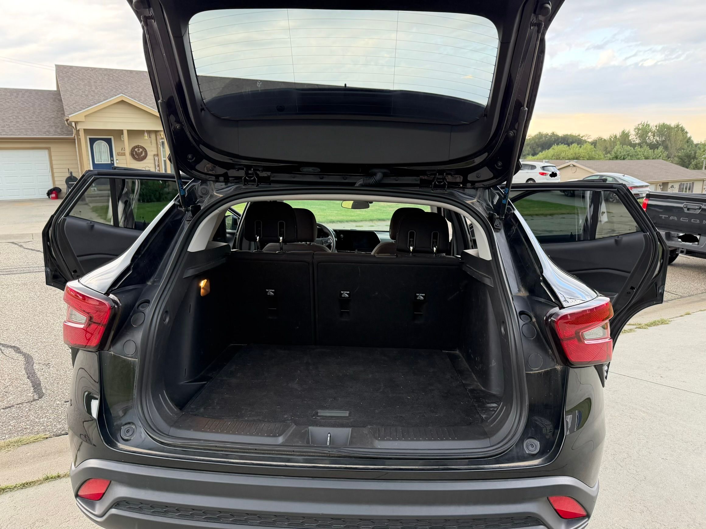 Used 2024 Chevrolet Trax LS w/ LS Convenience Package FWD image 4