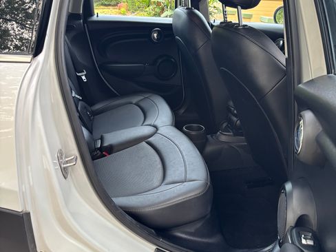 Used 2018 MINI Cooper 4-Door Hardtop image 18