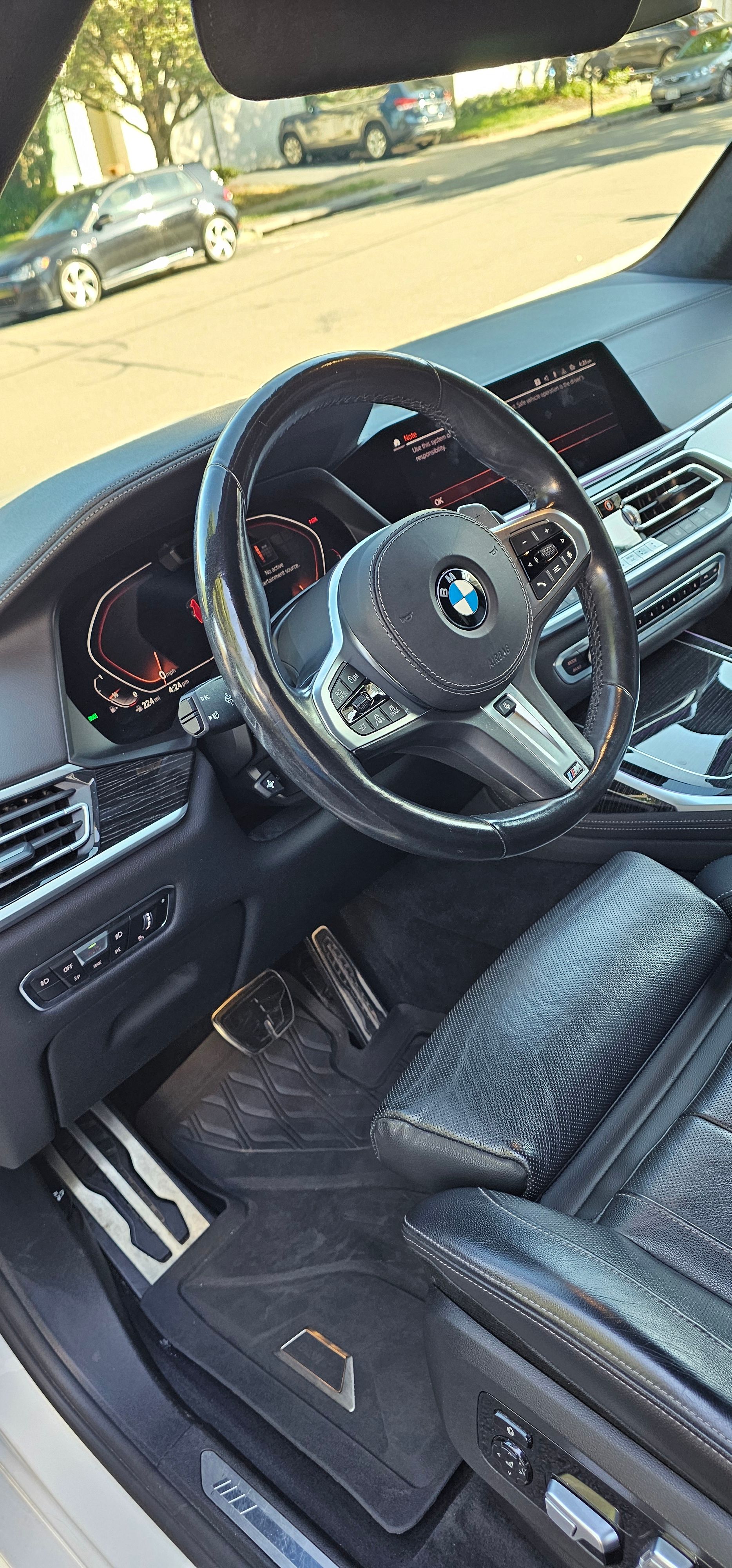 Used 2020 BMW X7 xDrive40i w/ M Sport Package AWD/4WD image 15