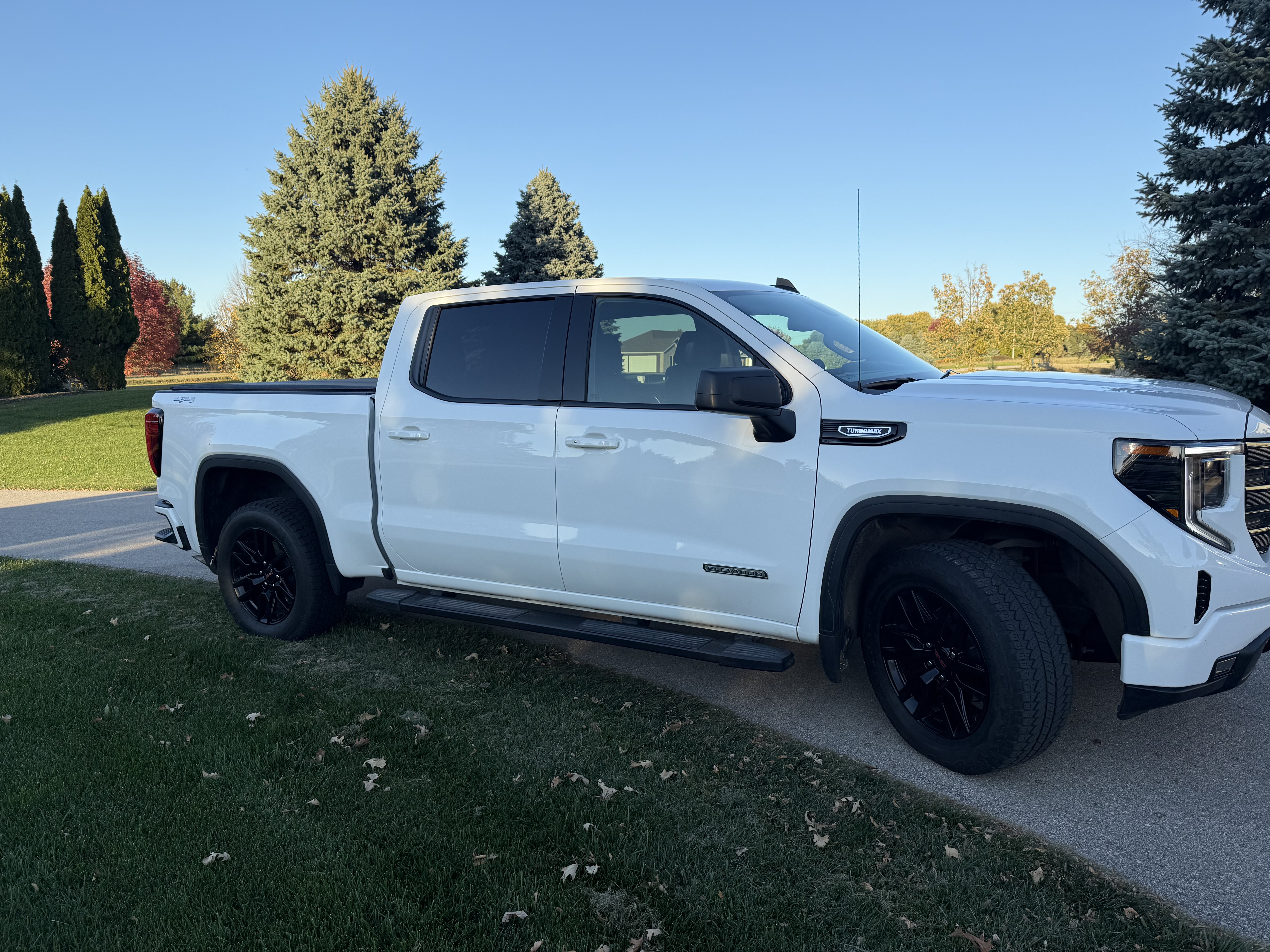 Used 2025 GMC Sierra 1500 Elevation AWD/4WD image 11