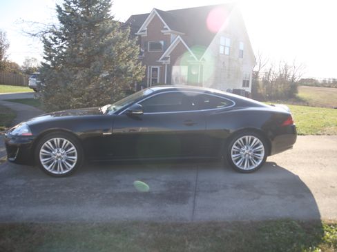Used 2010 Jaguar XK Coupe RWD image 1