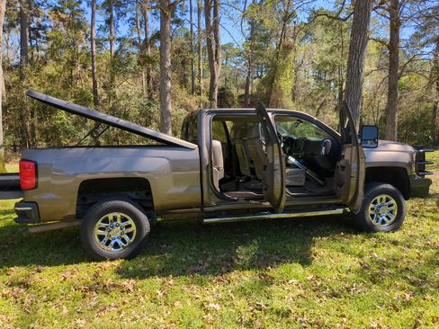 Used 2015 Chevrolet Silverado 2500 LTZ w/ Z71 Package, Off-Road image 12