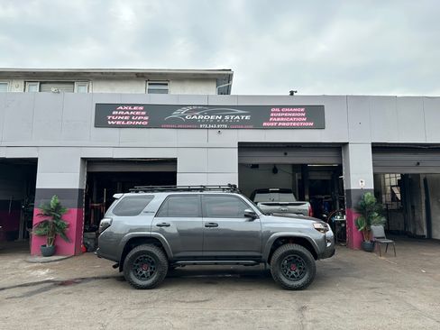 Used 2022 Toyota 4Runner TRD Pro AWD/4WD image 5