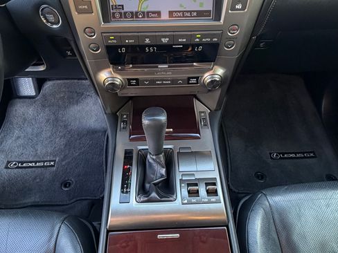 Used 2017 Lexus GX 460 Premium w/ Premium Package AWD/4WD image 18
