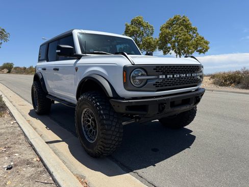 Used 2023 Ford Bronco Badlands AWD/4WD image 5