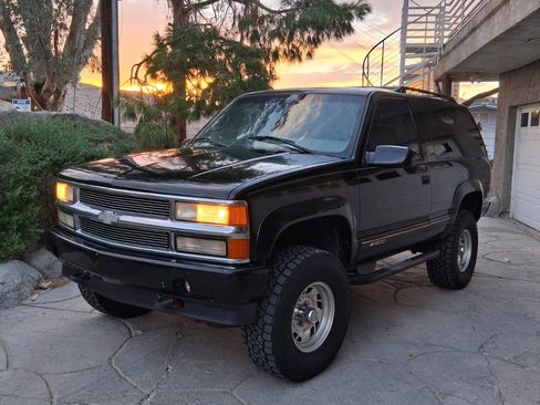 Used 1996 Chevrolet Tahoe 4WD 2-Door image 2