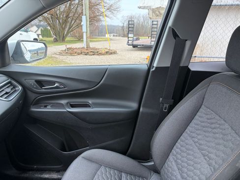 Used 2019 Chevrolet Equinox LT w/ Driver Convenience Package image 10