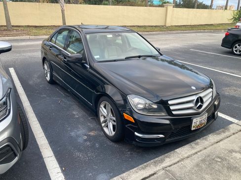 Used 2012 Mercedes-Benz C 300 4MATIC Sedan image 4