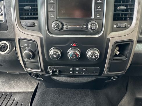 Used 2018 RAM 2500 Tradesman w/ Chrome Appearance Group image 19