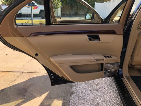 Used 2010 Mercedes-Benz S 550 image 5