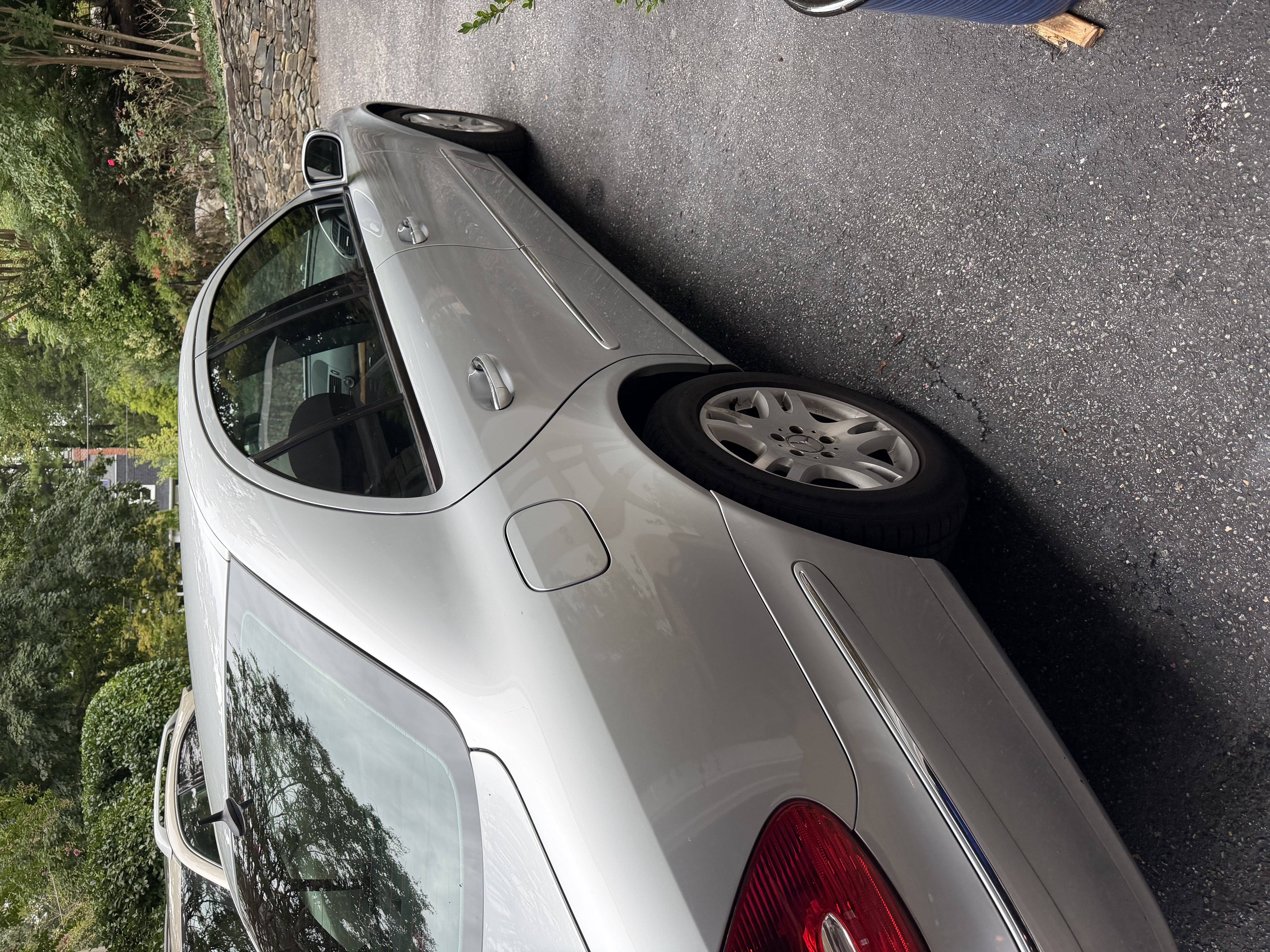 Used 2006 Mercedes-Benz E 320 CDI Sedan image 2