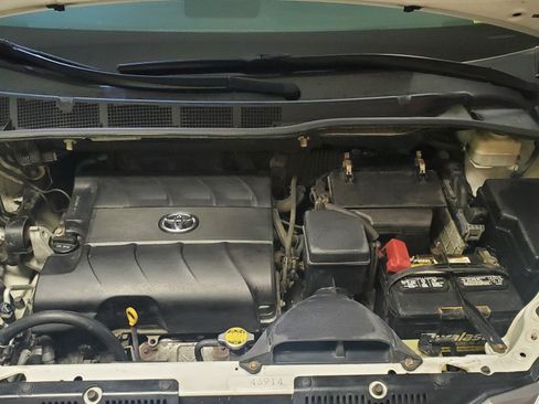 Used 2011 Toyota Sienna XLE image 5