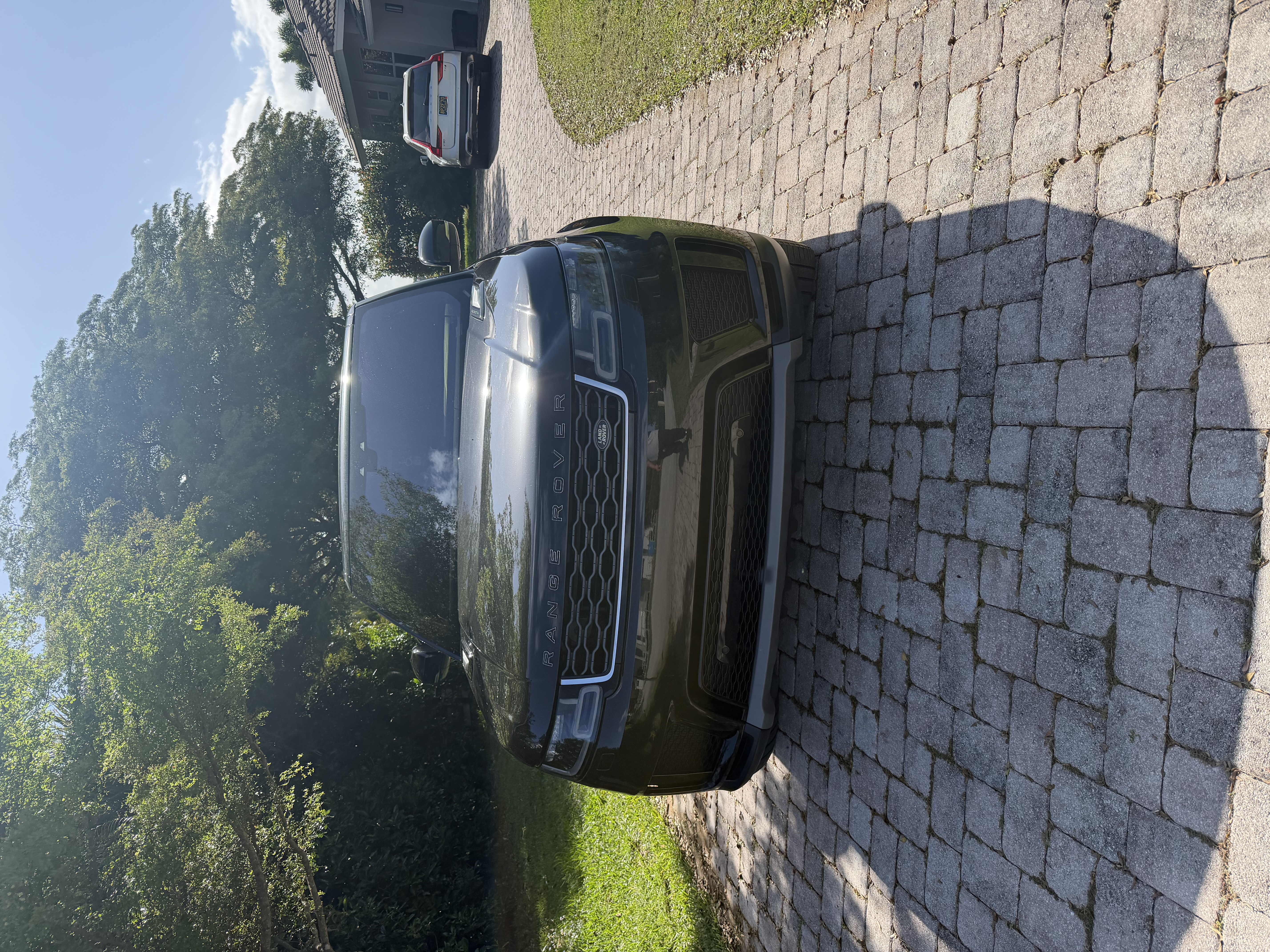 Used 2021 Land Rover Range Rover Sport SE AWD/4WD image 2