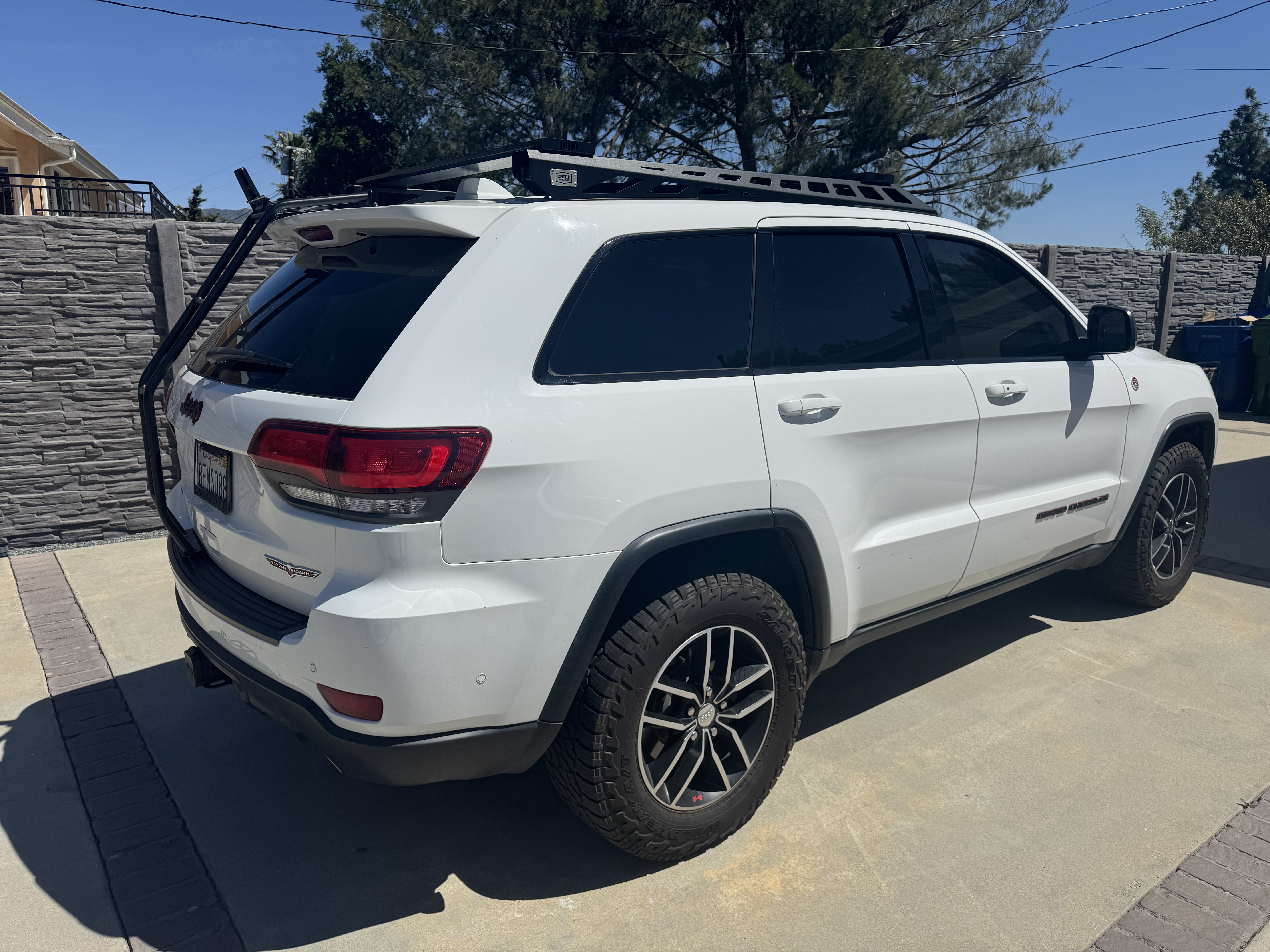 Used 2018 Jeep Grand Cherokee Trailhawk w/ Trailhawk Luxury Group AWD/4WD image 6