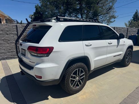 Used 2018 Jeep Grand Cherokee Trailhawk w/ Trailhawk Luxury Group AWD/4WD image 8