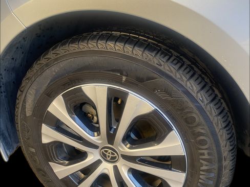 Used 2022 Toyota Corolla LE image 10