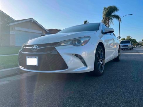 Used 2016 Toyota Camry XSE w/ Moonroof Package FWD image 1