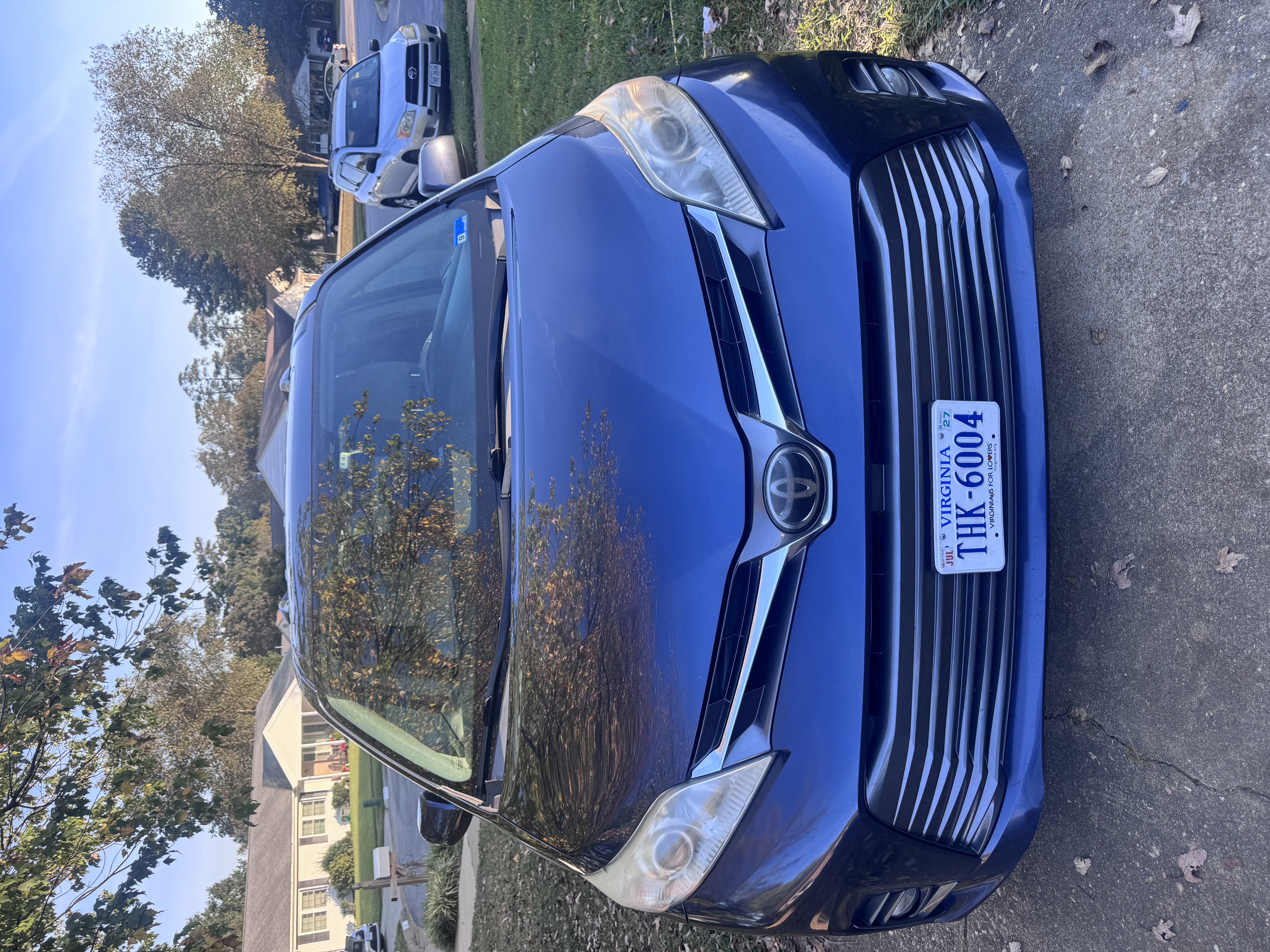 Used 2018 Toyota Sienna XLE FWD image 2