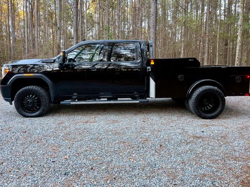 Used 2020 GMC Sierra 3500 Denali w/ Denali Ultimate Package image 2