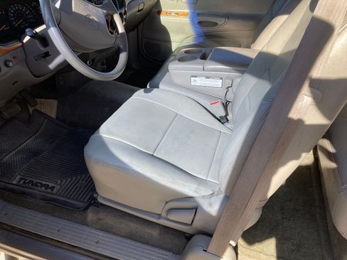 Used 2000 Toyota Tundra SR5 image 9