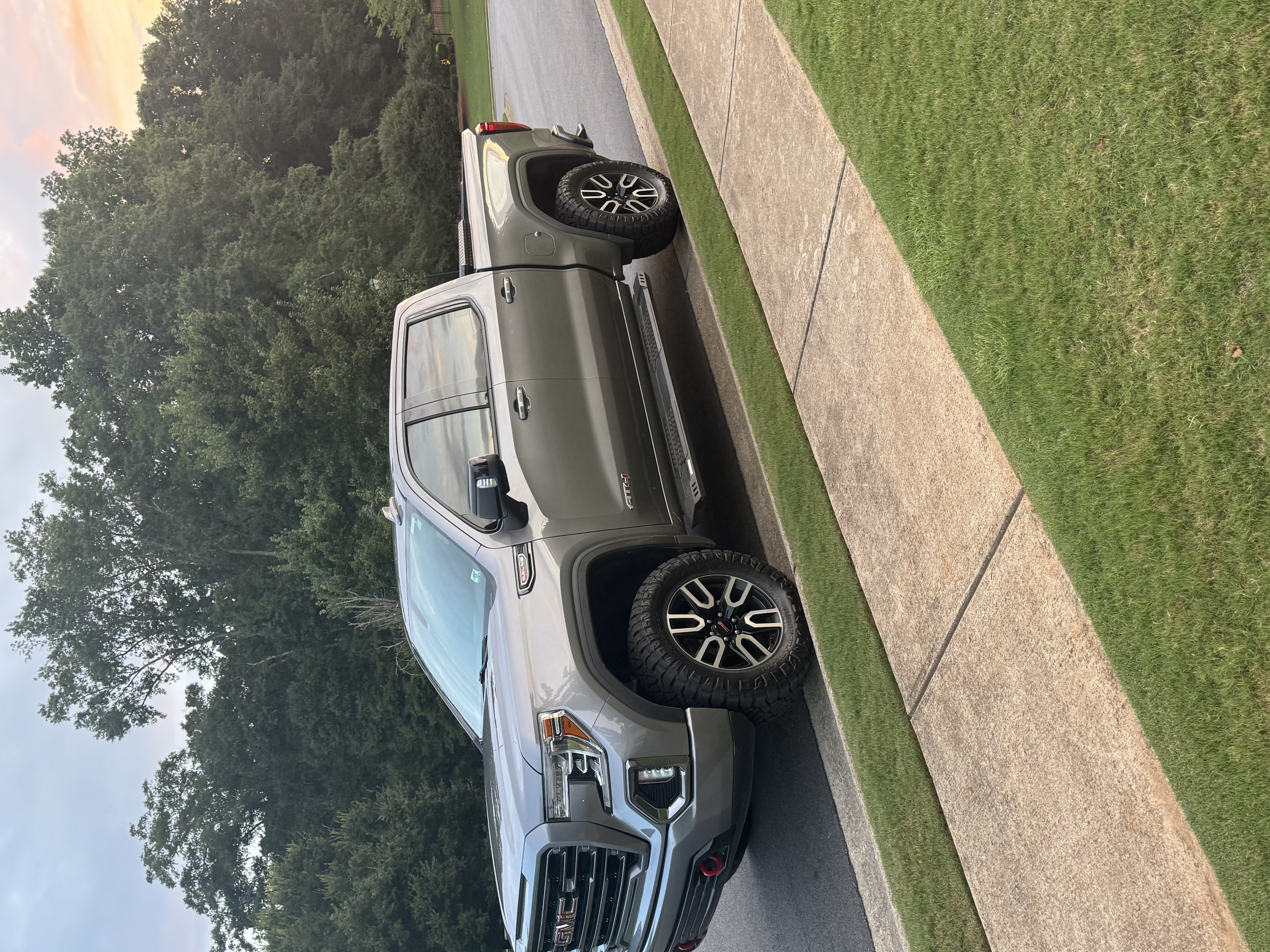 Used 2021 GMC Sierra 1500 AT4 AWD/4WD image 4
