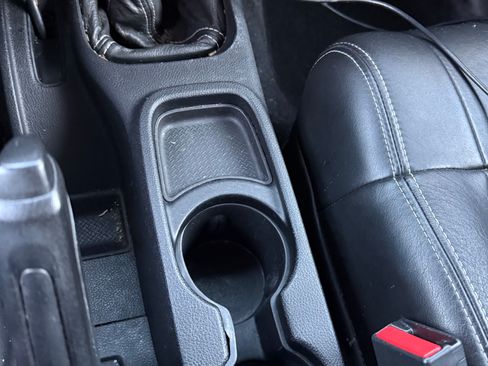 Used 2012 Jeep Wrangler Unlimited Rubicon image 12