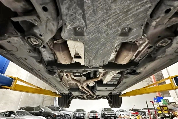 Used 2014 Porsche Cayenne S AWD/4WD image 8