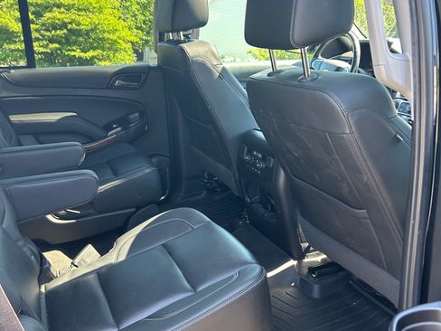 Used 2020 Chevrolet Tahoe Premier AWD/4WD image 14