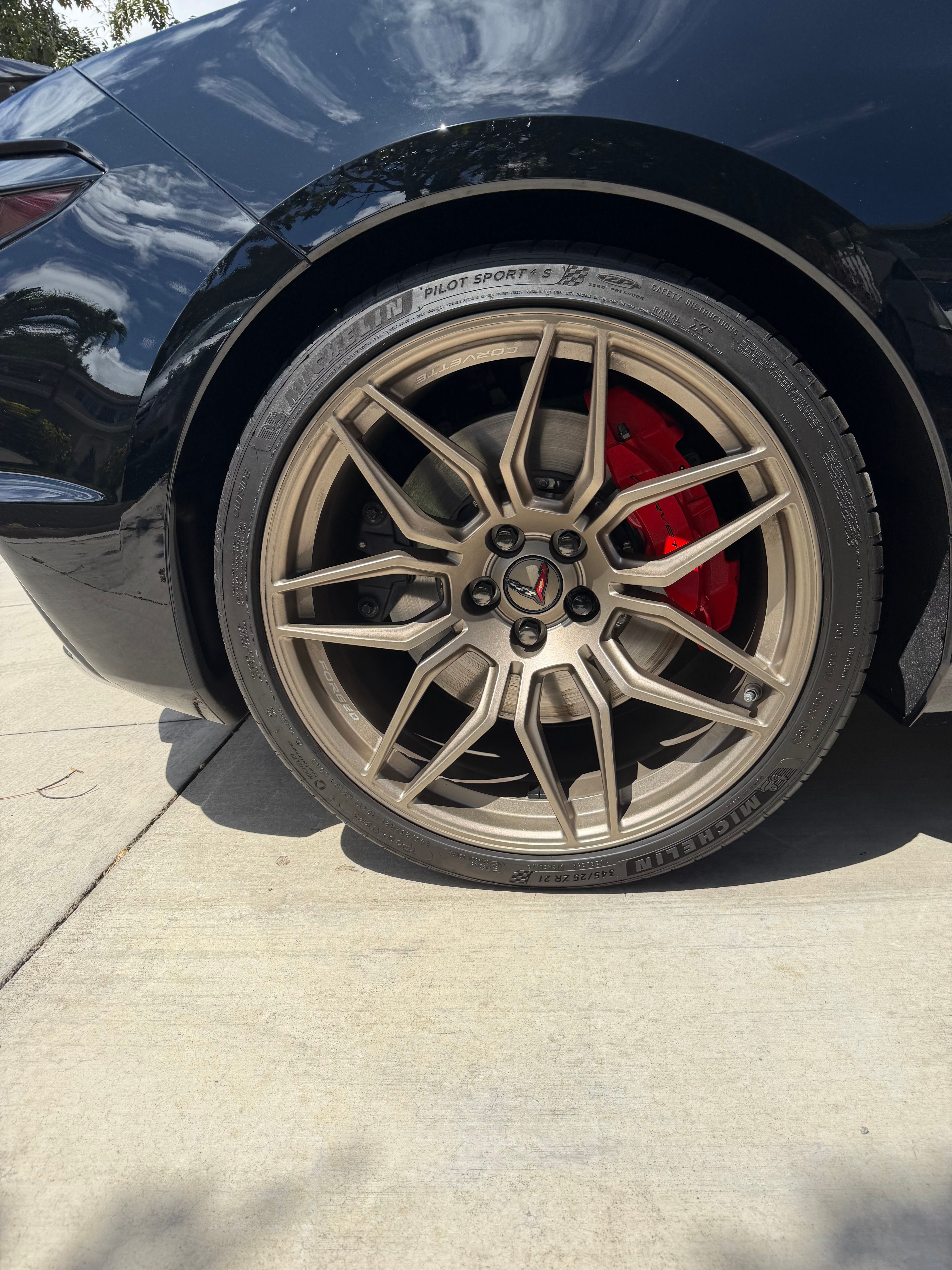 Used 2025 Chevrolet Corvette Z06 RWD image 13