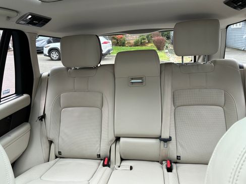 Used 2020 Land Rover Range Rover Long Wheelbase HSE image 12